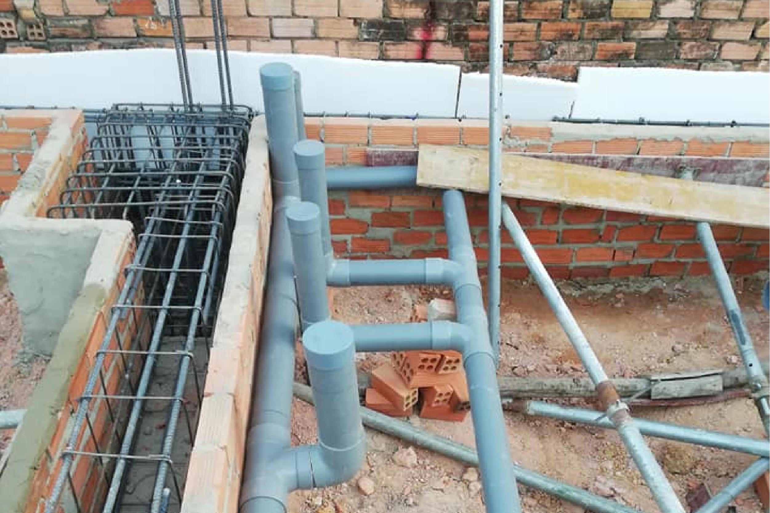 Bịt đầu ống nước khi thi công
