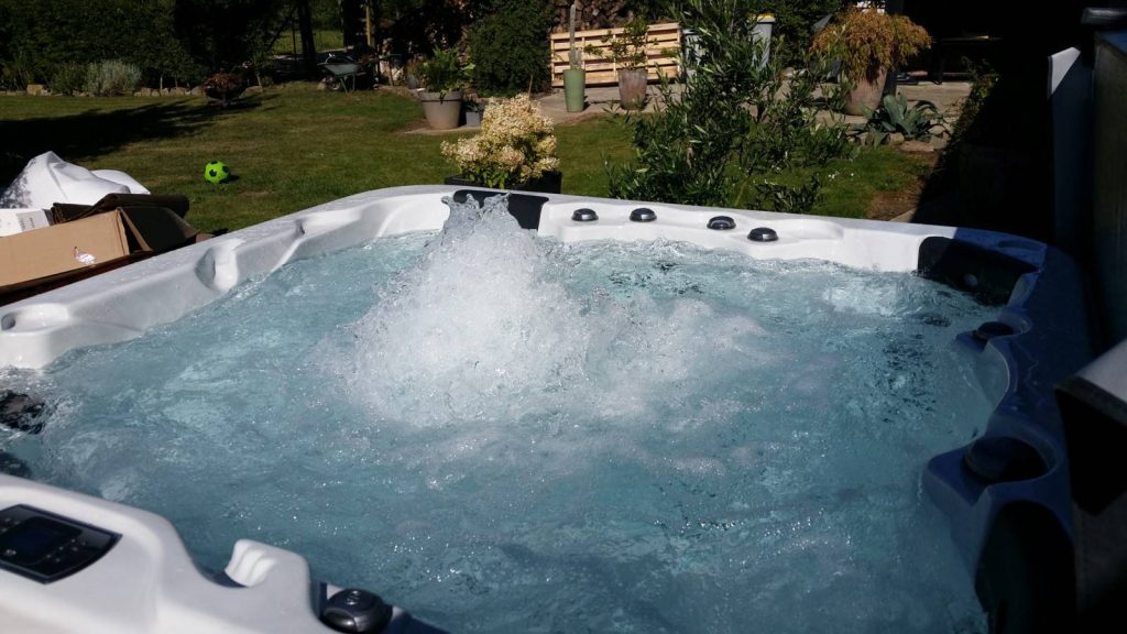 Ống nhựa dùng cho hệ thống cấp nước bể sục Jacuzzi